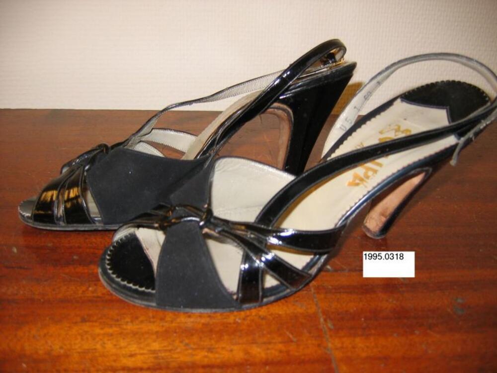 Sandalen in zwarte suède en imitatieleer