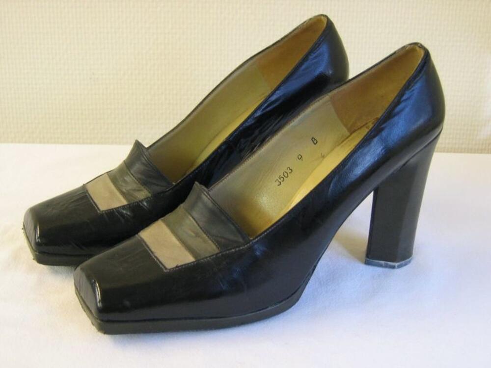 Schoenen in zwart leer met hoge hak