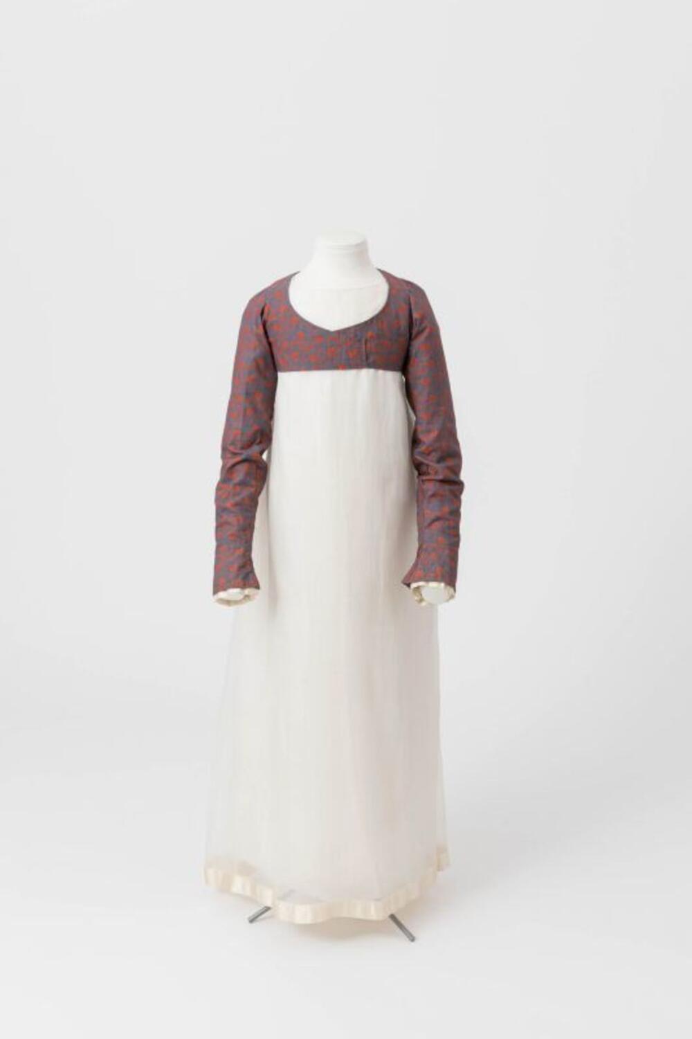 Ensemble bestaande uit jurk en spencer met blauw rode bedrukking