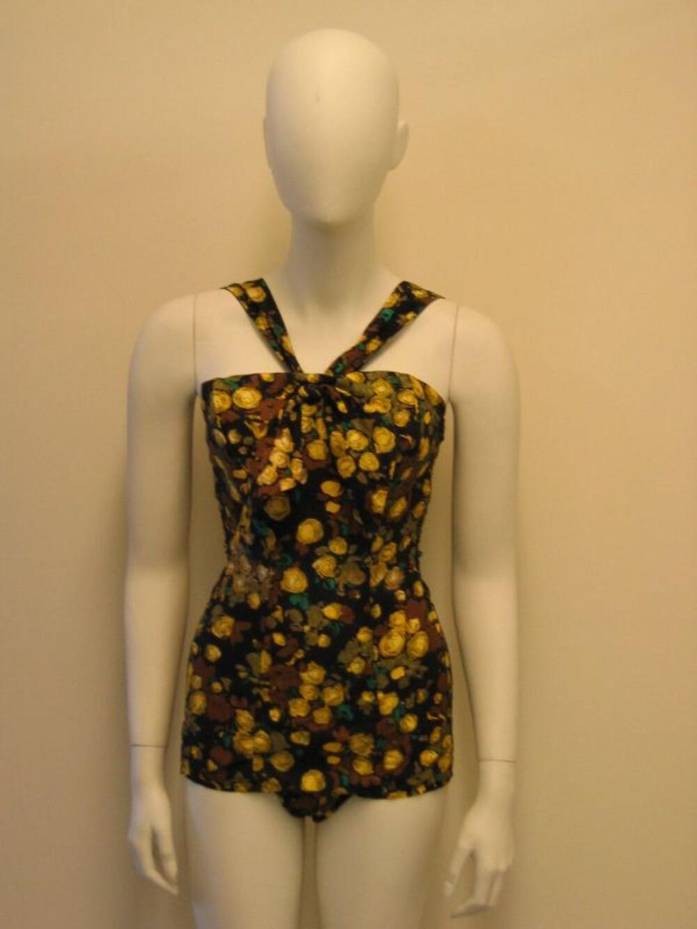 Zwart katoenen badpak met bloemen