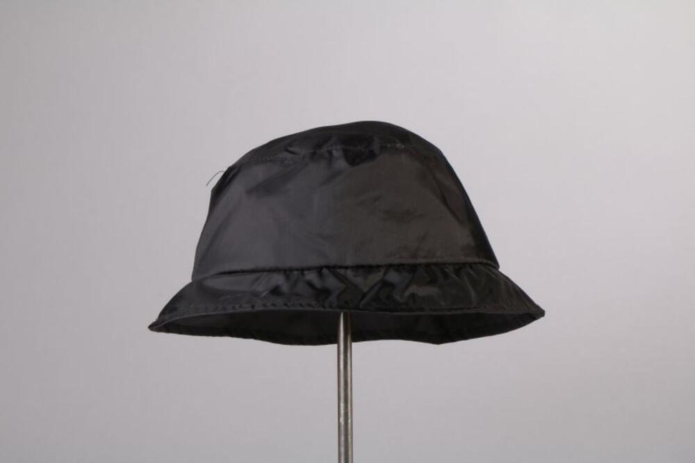 Hoed in zwarte nylon