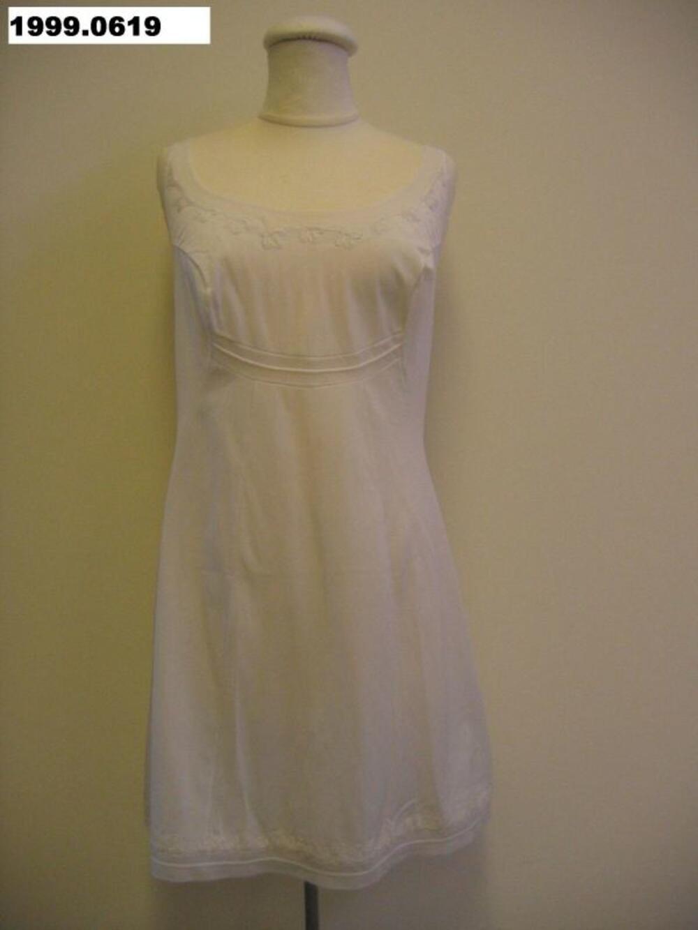 Onderjurk in witte nylon
