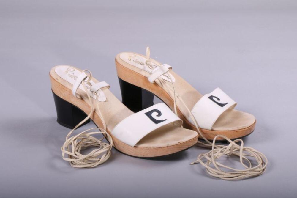 Sandalen met dikke houten zool