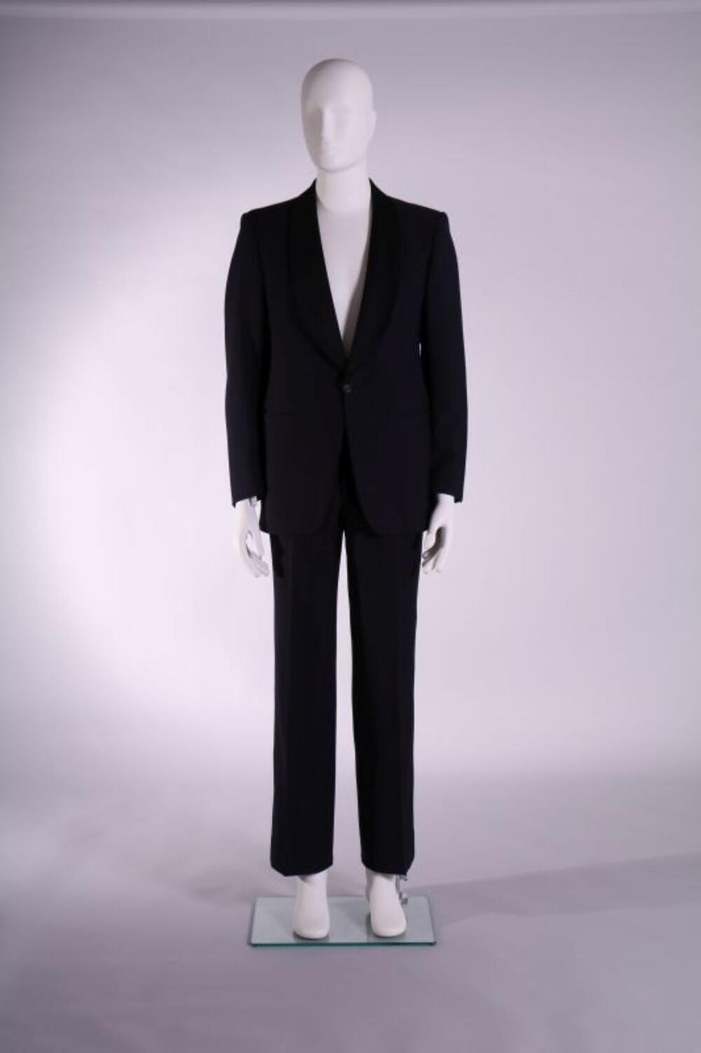 Smoking in donkerblauw wol bestaande uit vest, broek en hemd