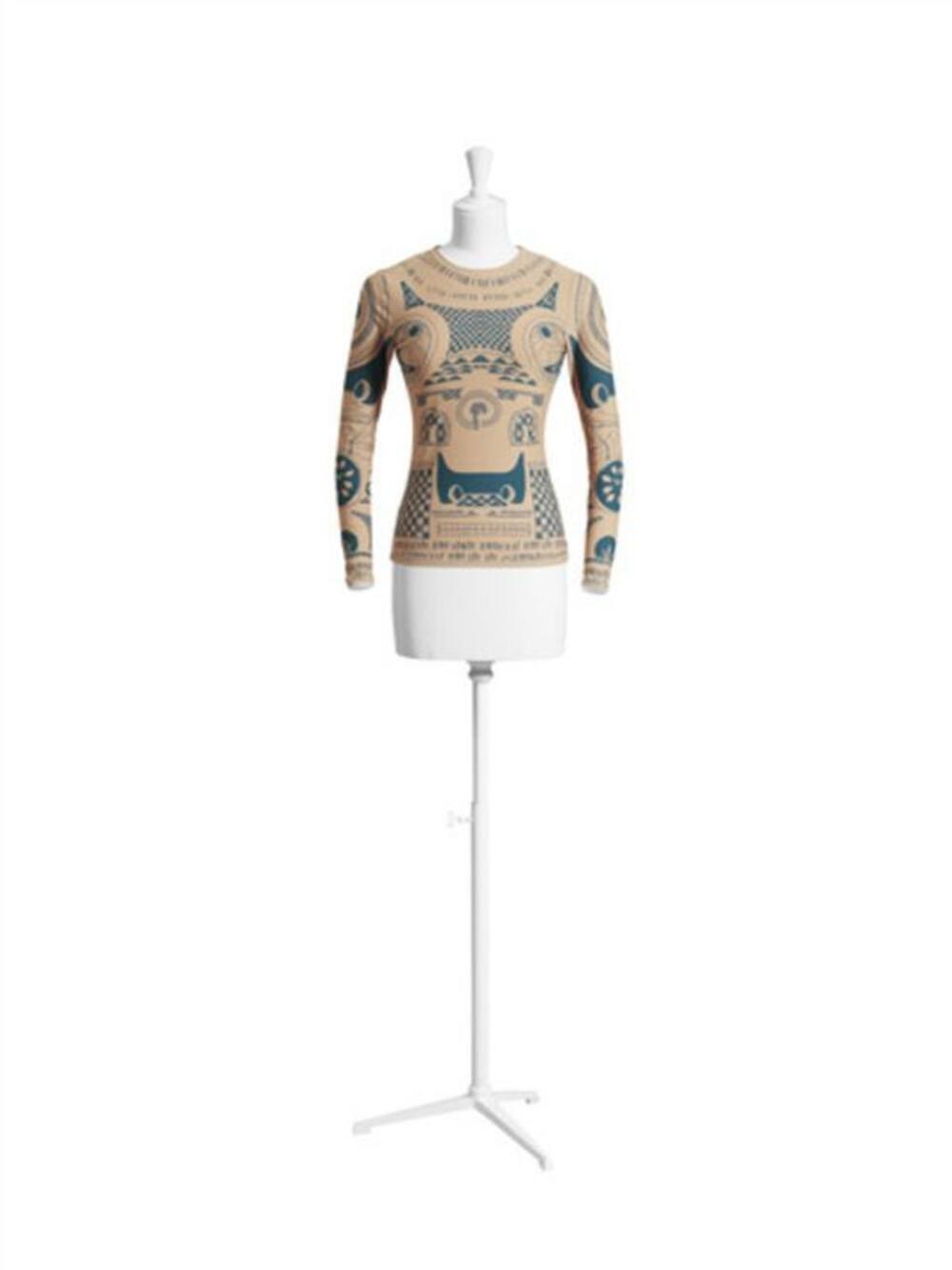 T-shirt met lange mouwen en trompe-l'oeil tatouagemotieven