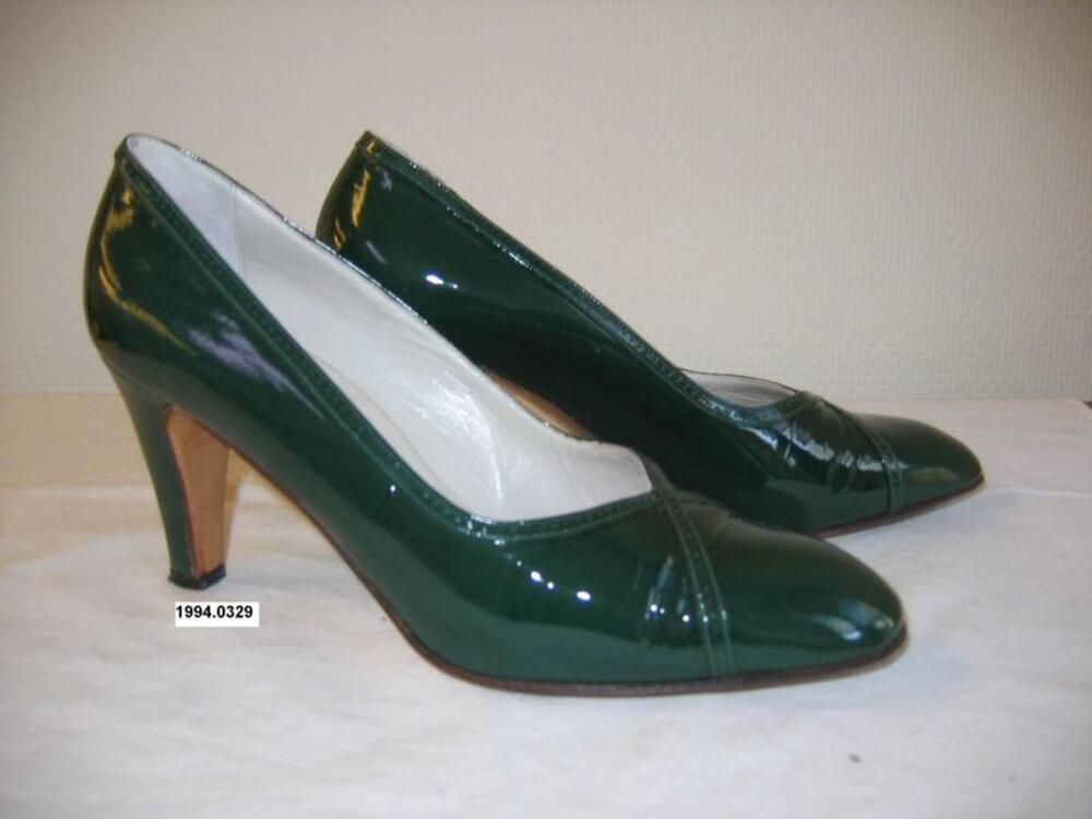 Pumps in groen lakleer