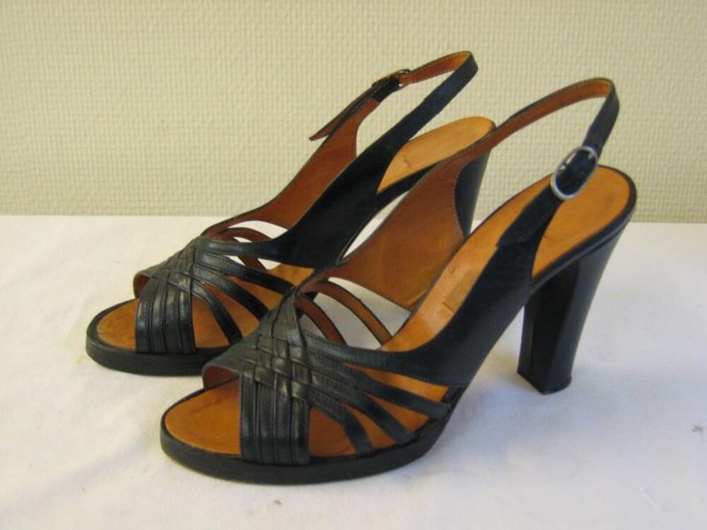 Sandalen in zwart leer