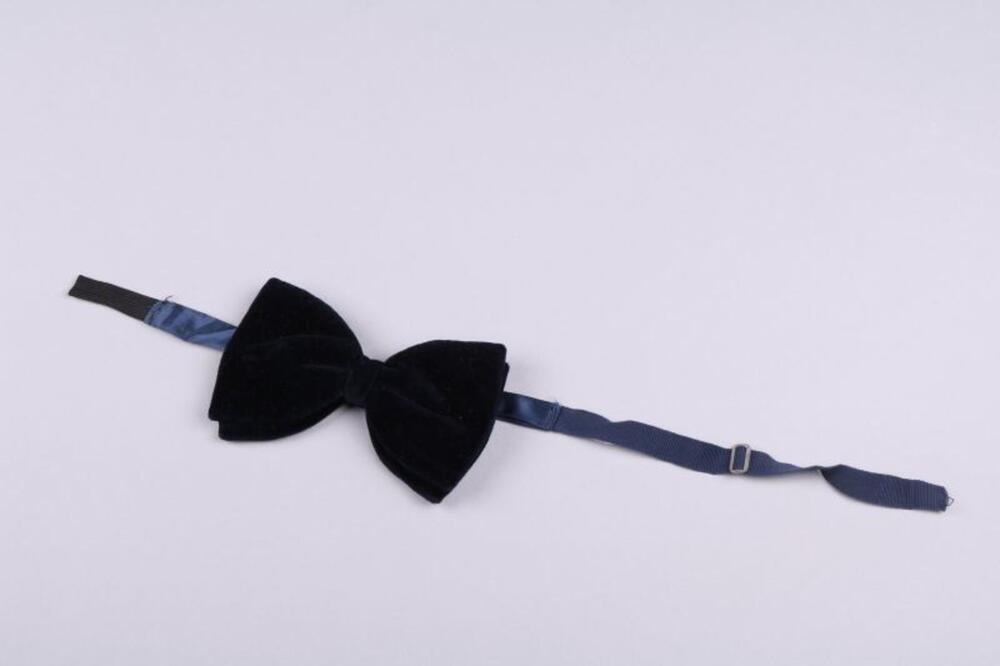 Vlinderdas in zwxartblauw fluweel