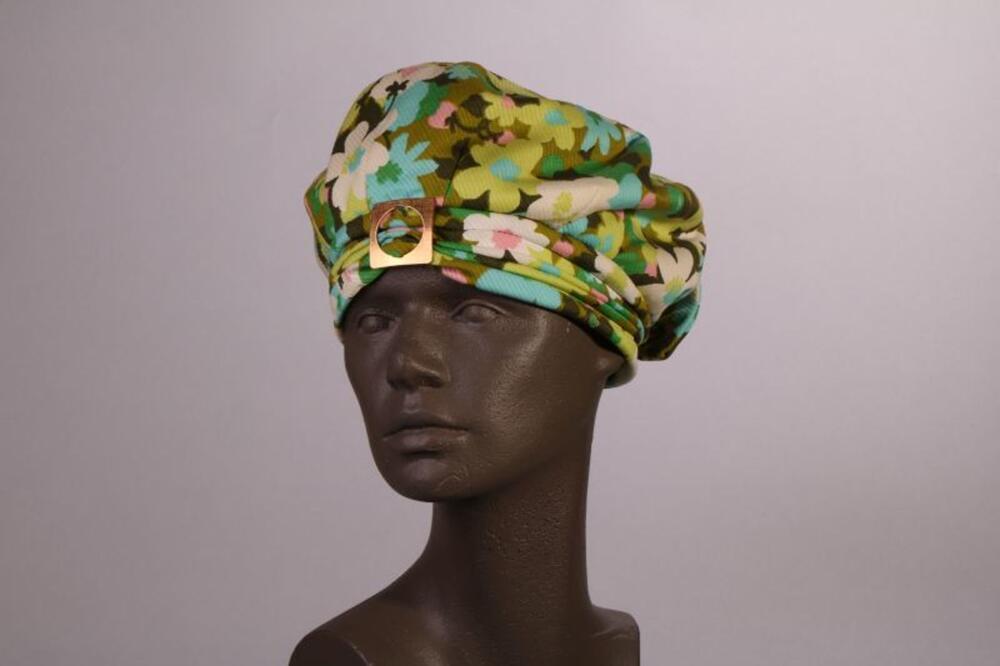 Baret in katoen met veelkleurig bloemmotief