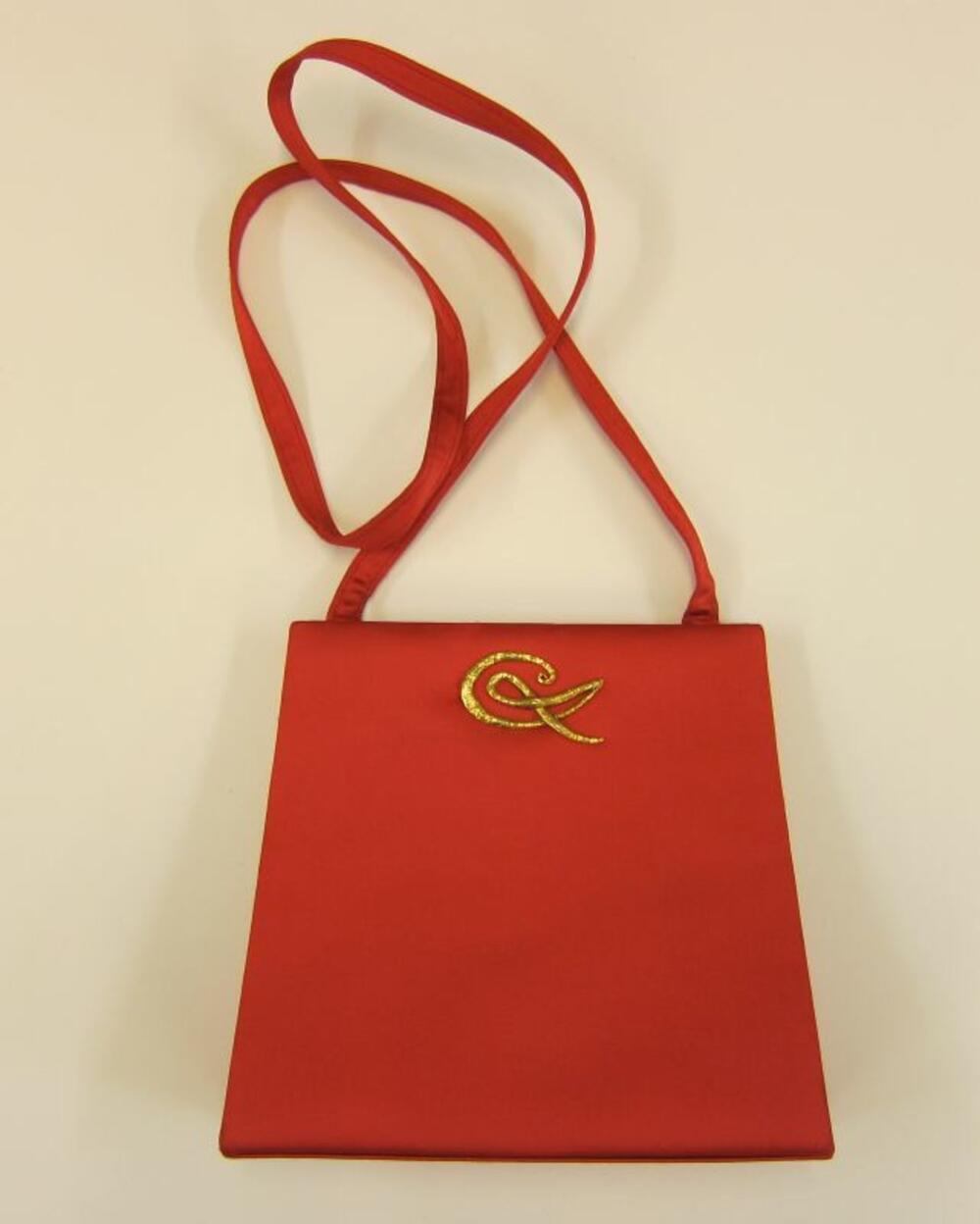Handtas in rood satijn