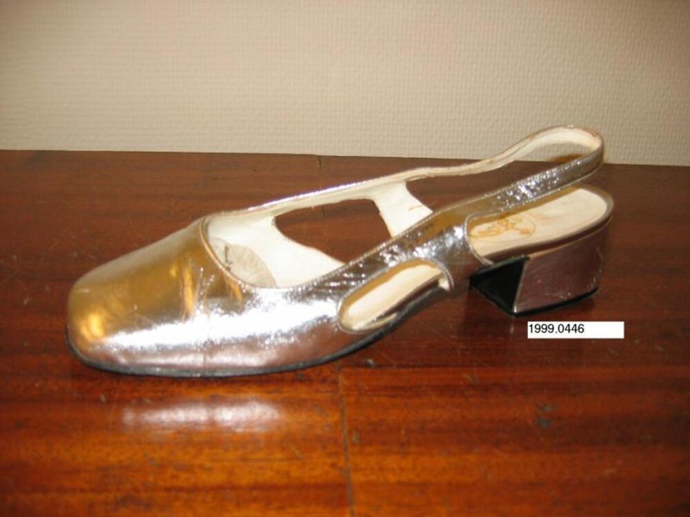 Schoenen in zilverkleurig leer