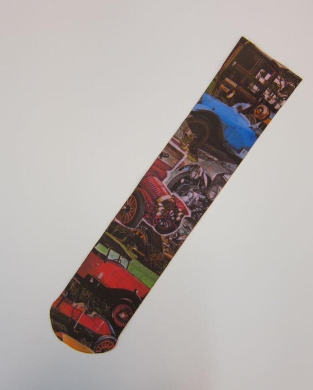 Kous in bedrukte nylon met print van oldtimers