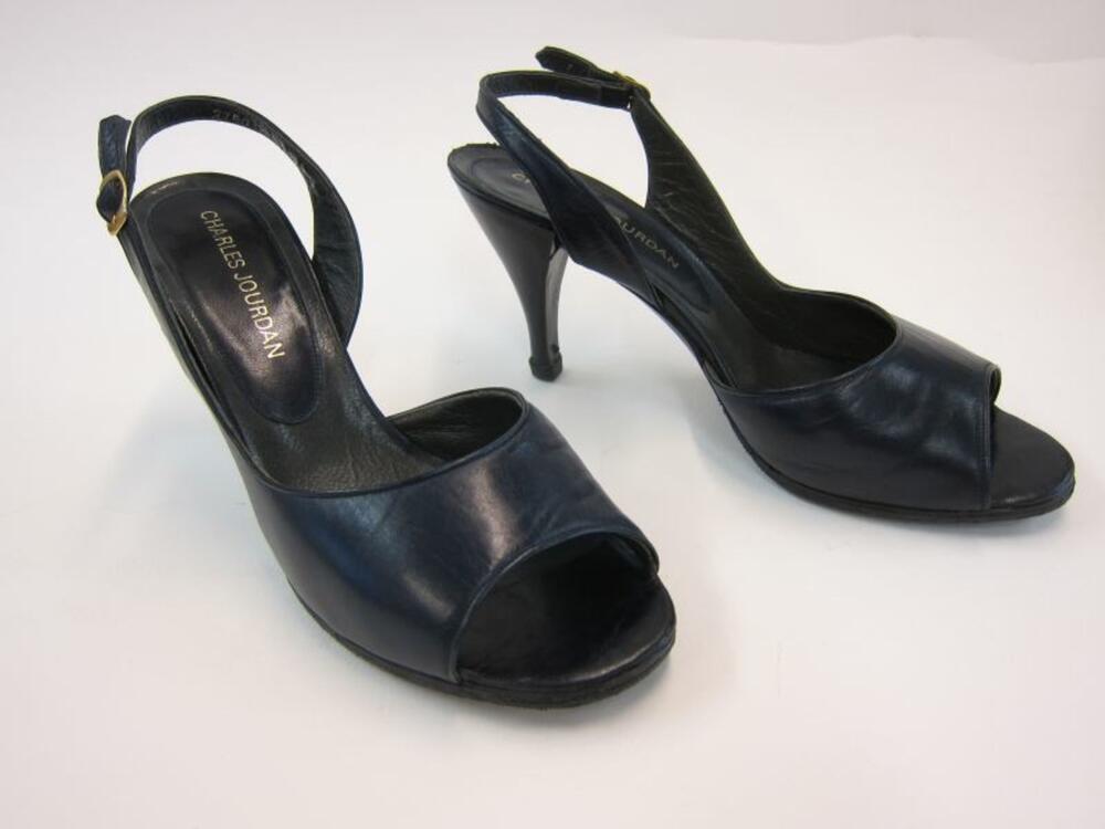 Sandalen in donkerblauw leer met hoge hak