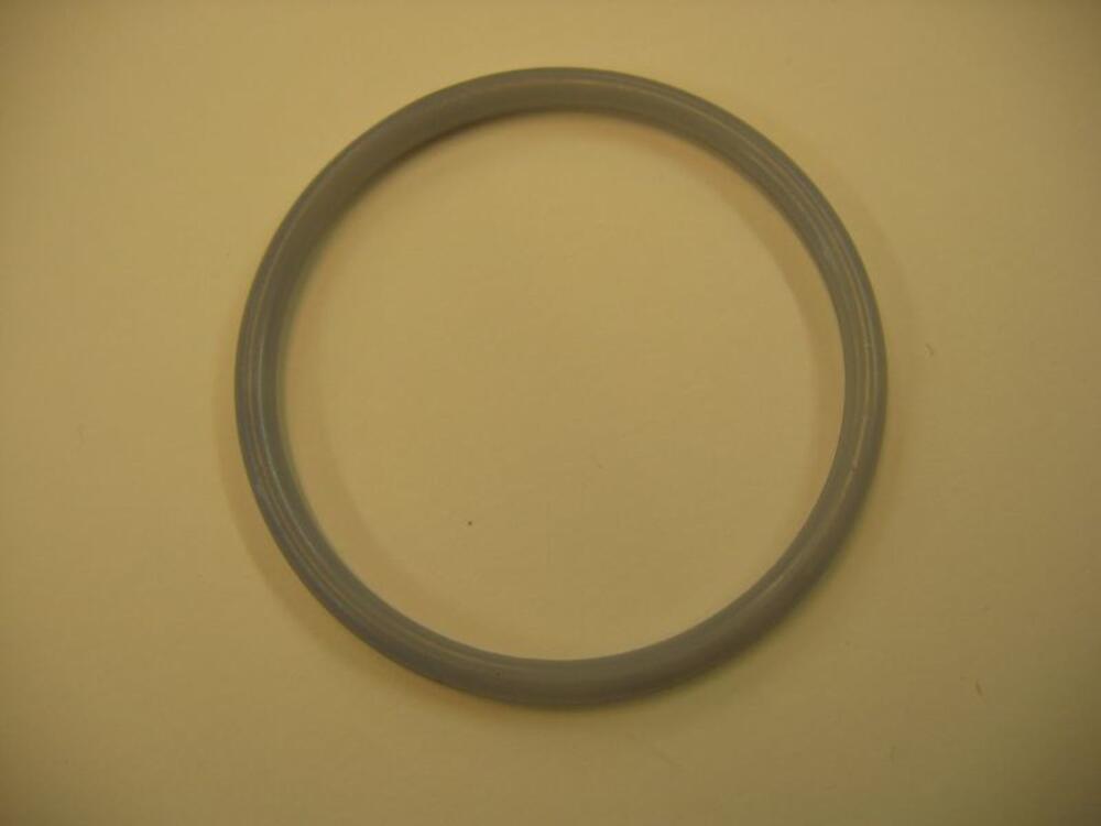 Armband in muisgrijze plastic