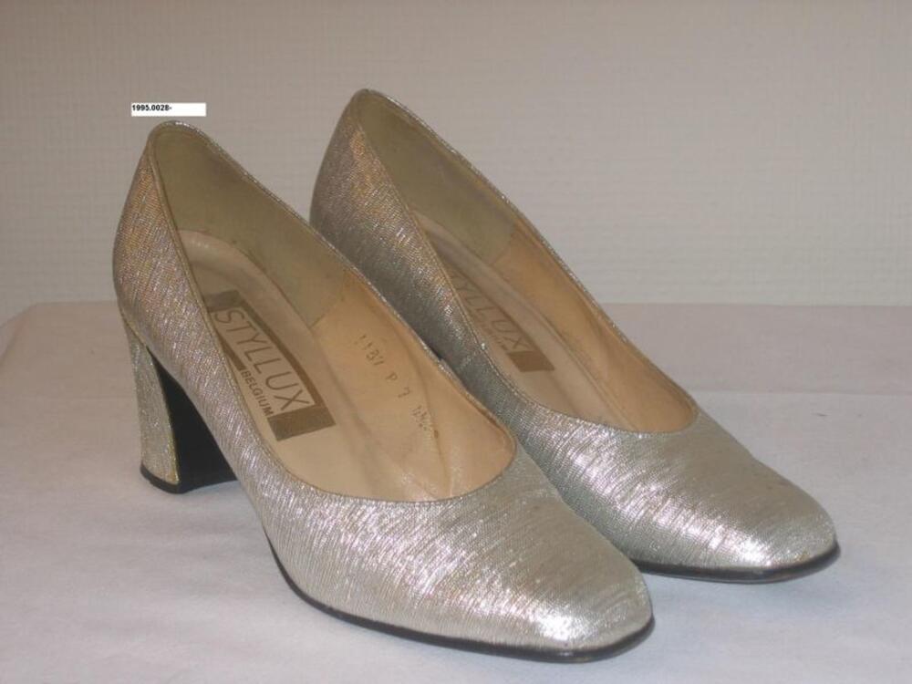 Schoenen in zilverkleurige zilverdraad