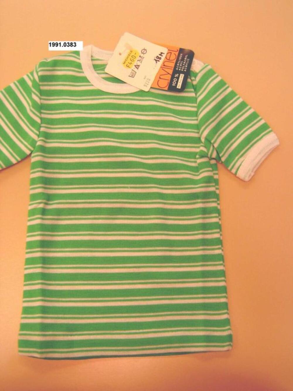 T-shirt in groene en witte horizontale strepen
