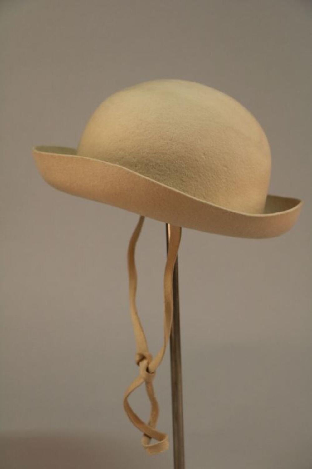 Hoed in beige vilt