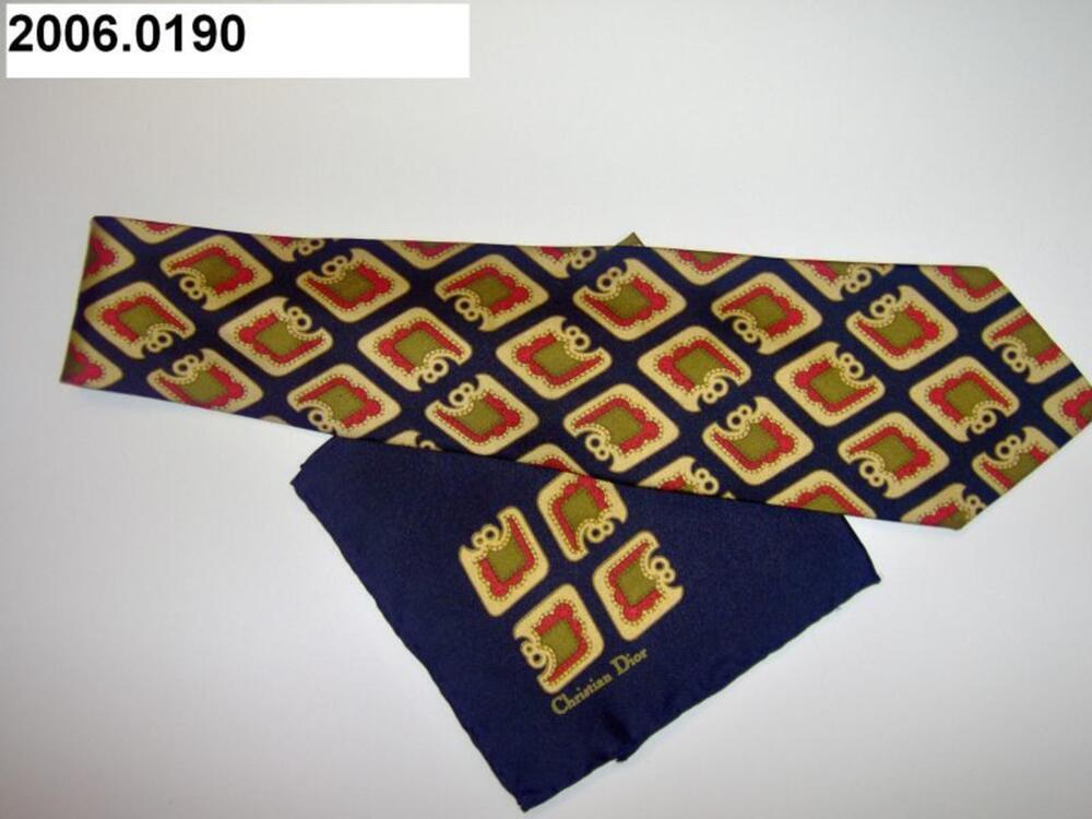 Ensemble bestaande uit stropdas en pochet in blauwe zijde met geometrische bedrukking