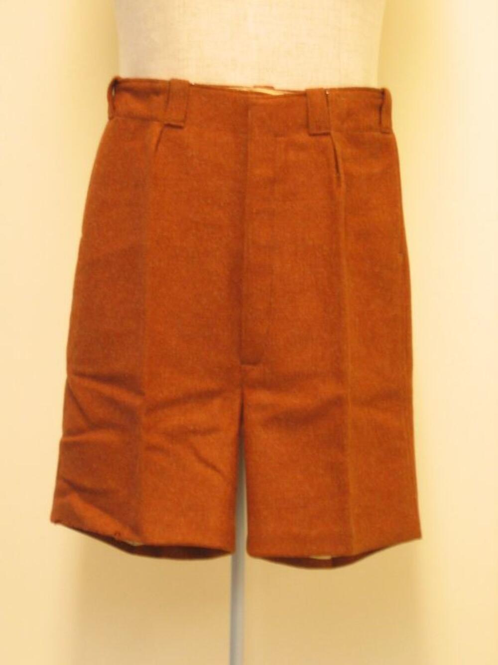 Korte broek in roestbruine wol