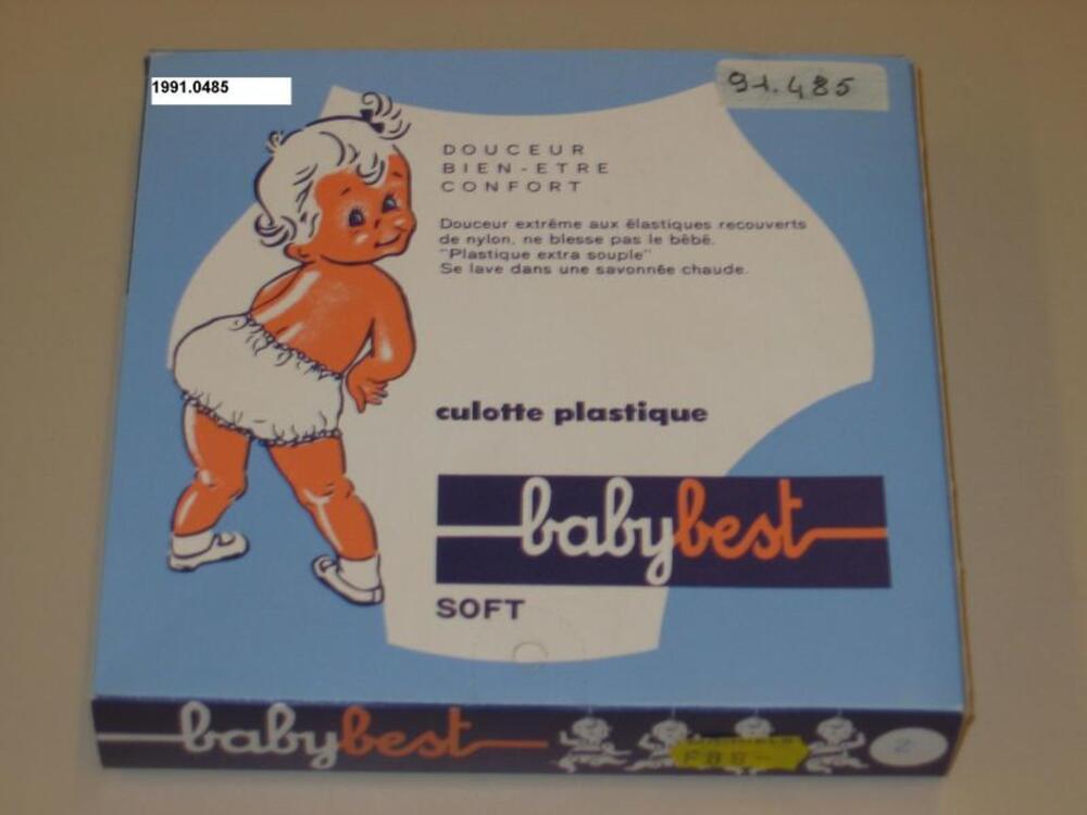 Luierbroek in witte plastic