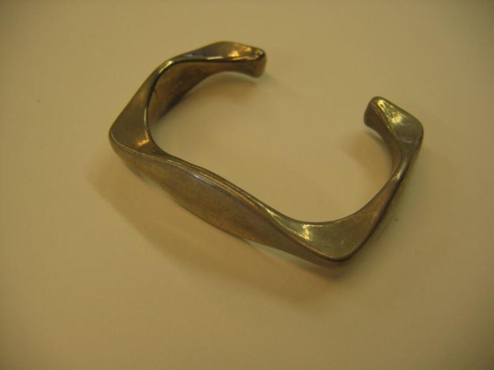 Rechthoekige armband in wit metaal