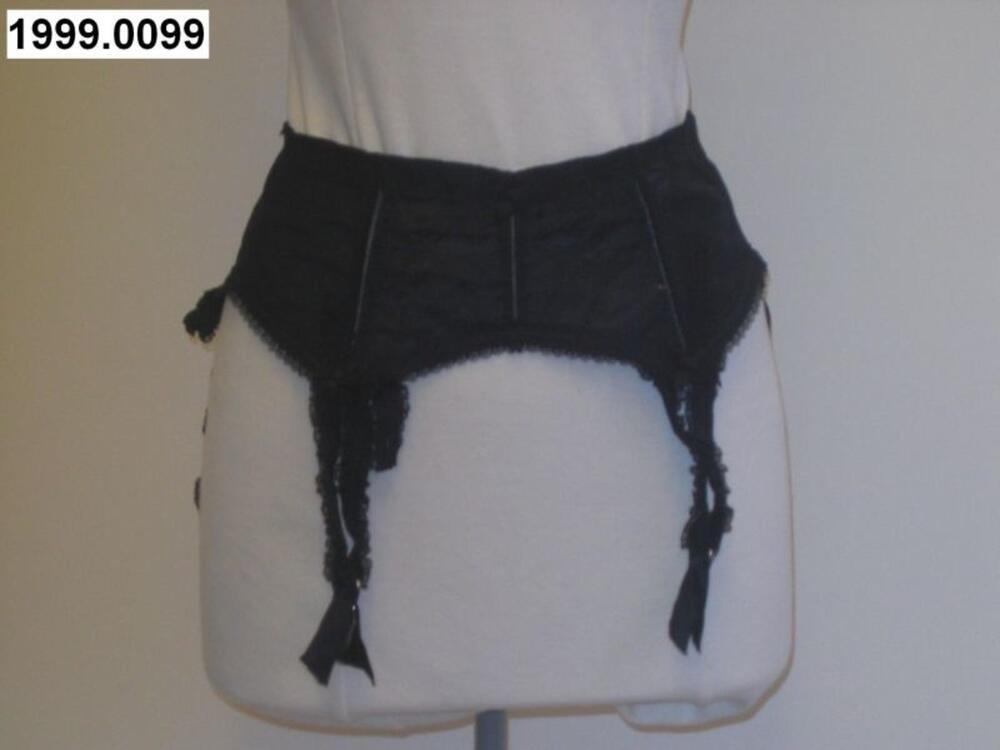 Jarretelgordel in zwarte nylon en machinale kant