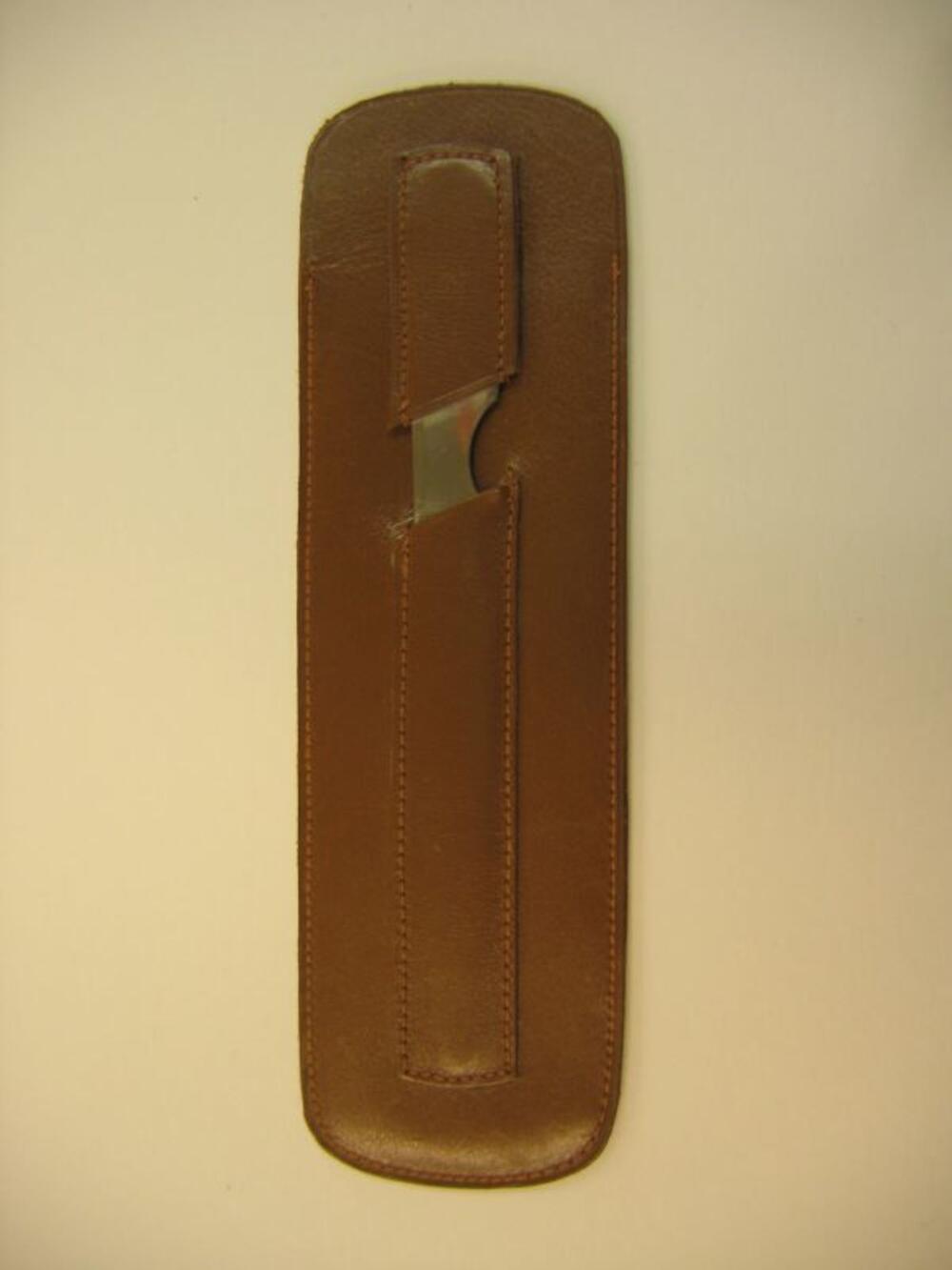 Etui in bruin leer