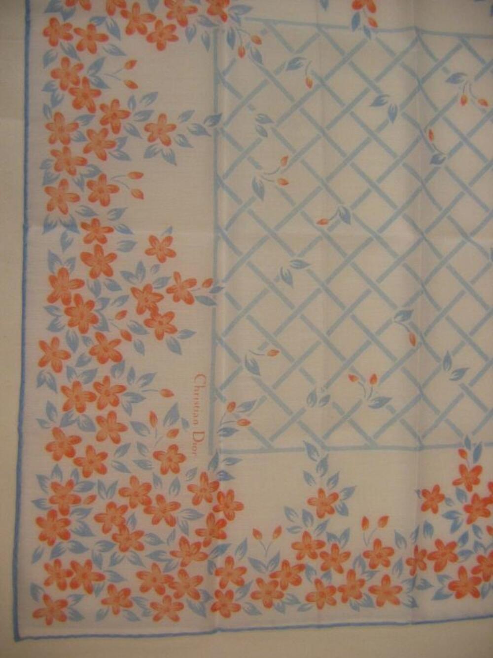 Vierkanten zakdoek in witte katoen met bloemenprint