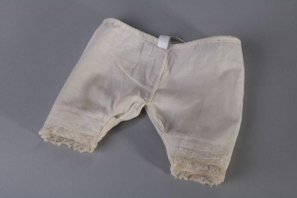 Ecrukleurige katoenen onderbroek met pijpen
