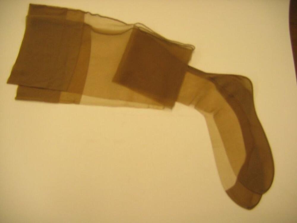 Naadkousen in lichtbruine nylon