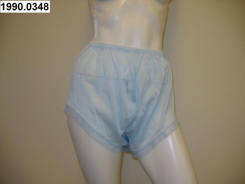 Onderbroek in lichtblauwe nylon