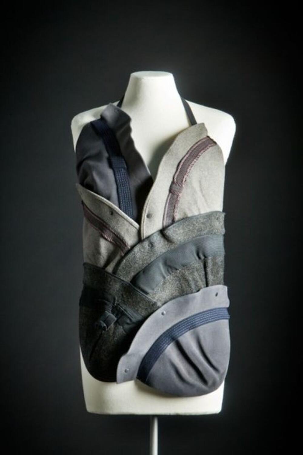 Gilet gemaakt van vintagehoeden