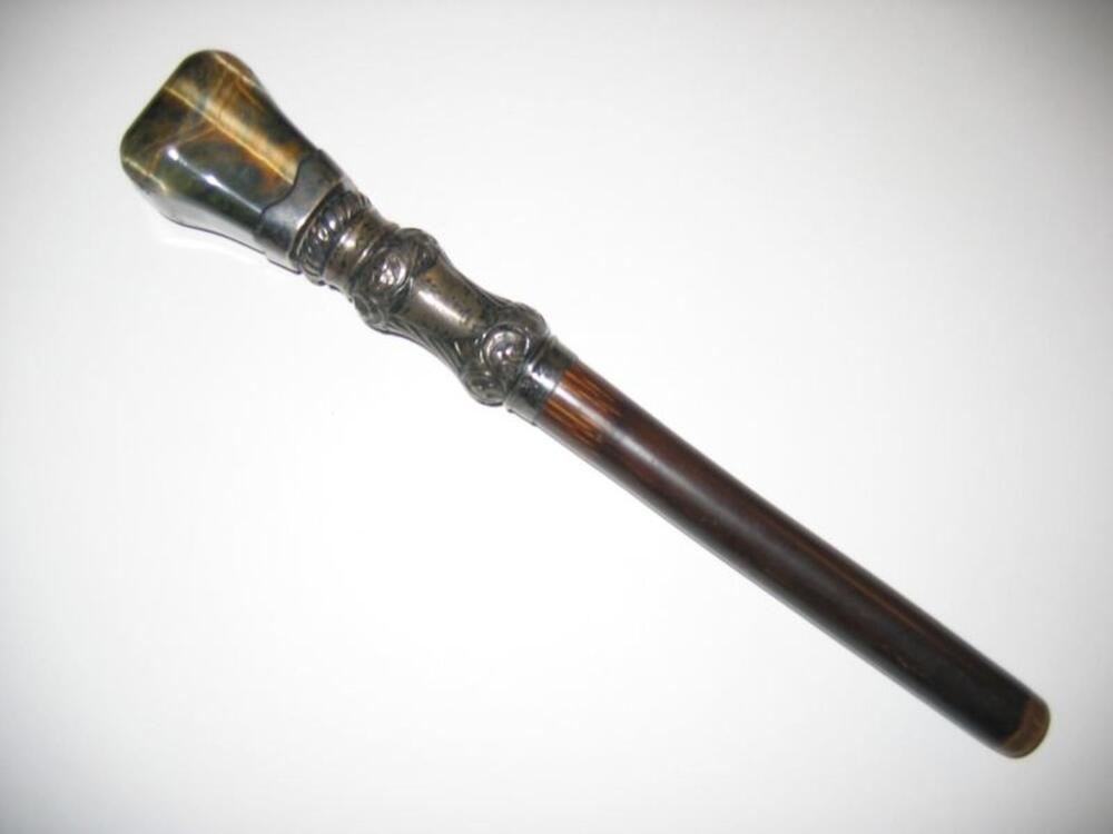Parapluhandvat met platte knop in edelsteen
