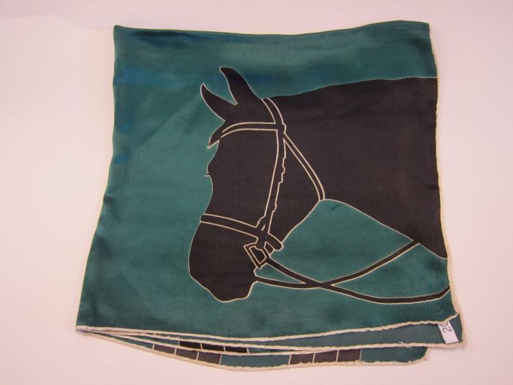 Foulard in donkergroen satijn met paardekop
