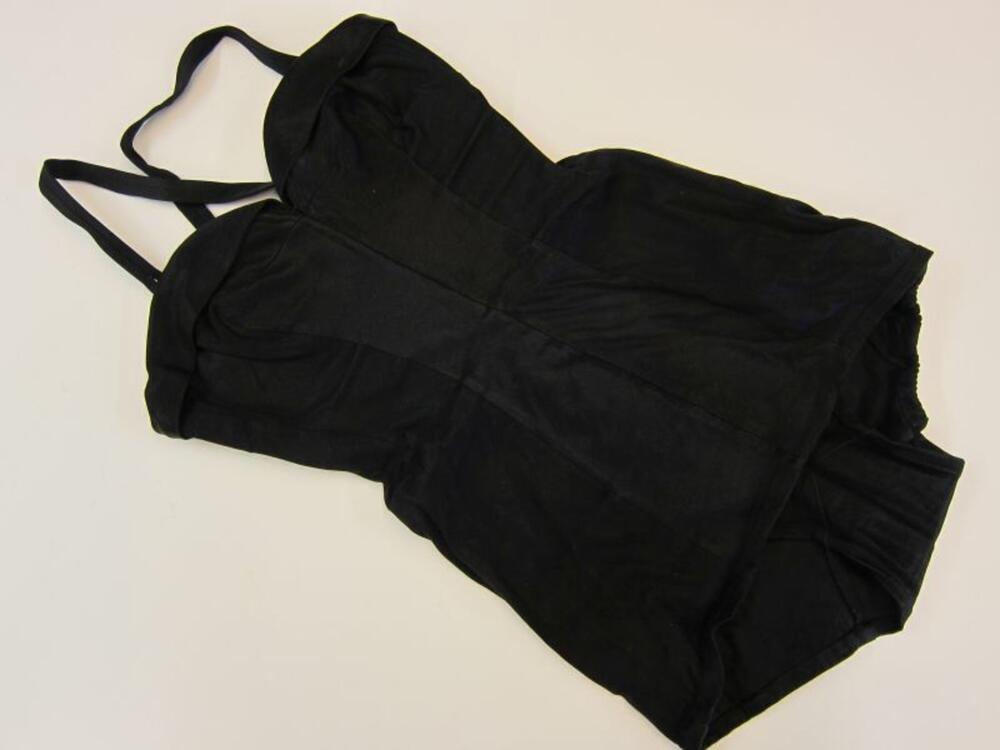 Badpak in zwarte elastisch tricot