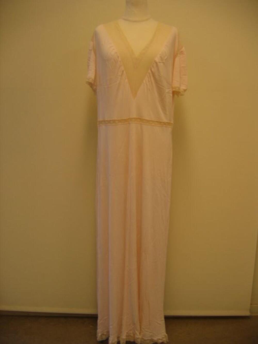 Nachthemd in roze polyester met kanten afwerking