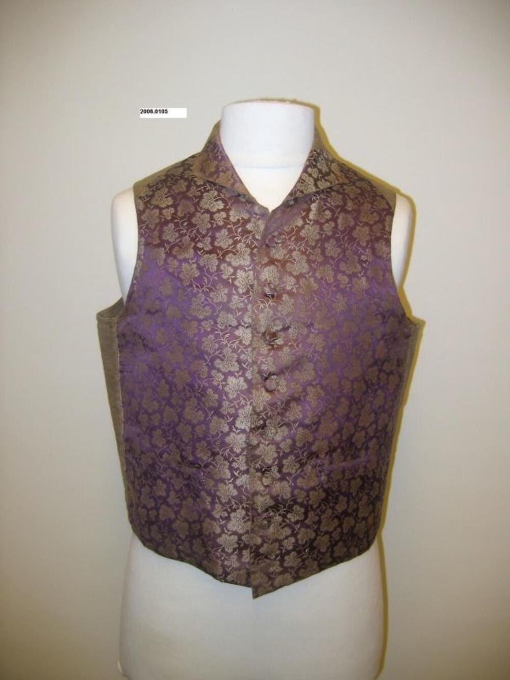 Vest in paarse satijn met ecrukleurige tekening