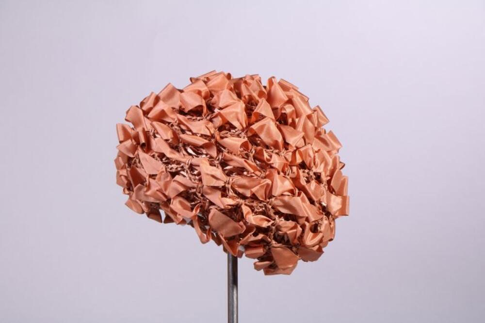 Hoed in karamelkleurig raffia