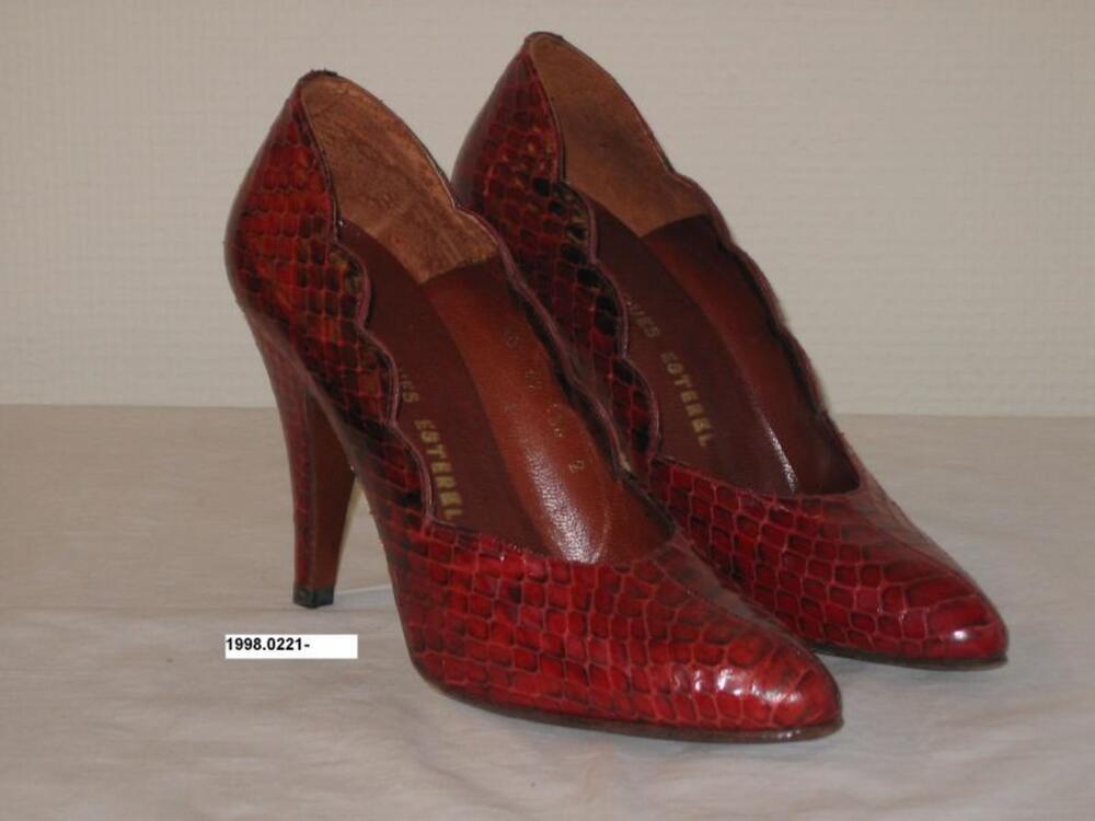 Pumps in rood slangenleer