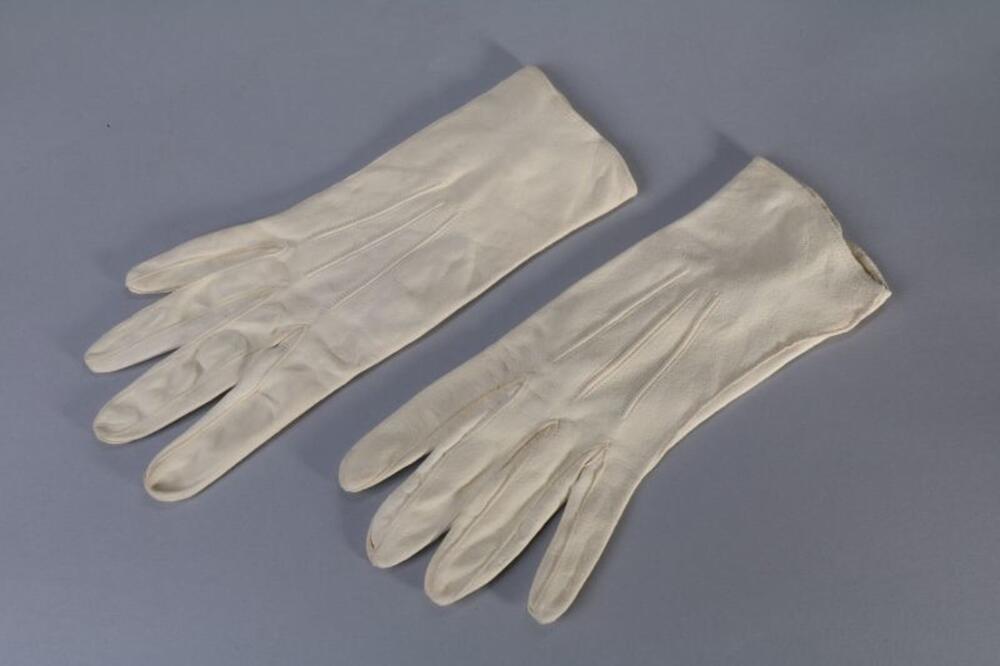 Handschoenen in ecrukleurig leer