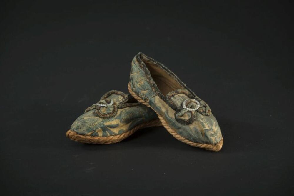 Schoenen in brocatel met zool in gevlochten koord