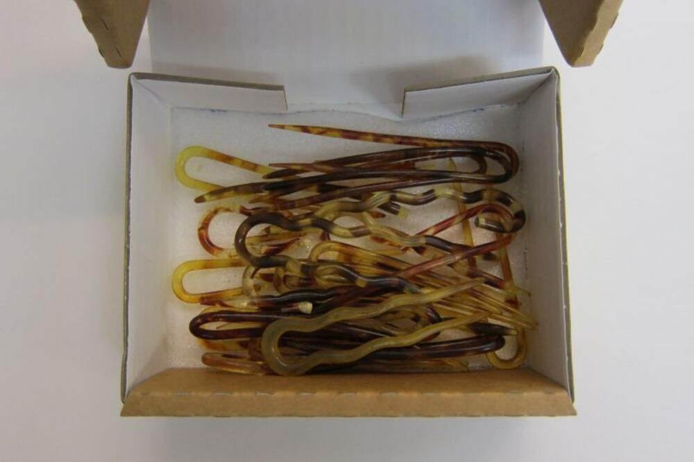 Haarspelden in bruine en beige celluloid
