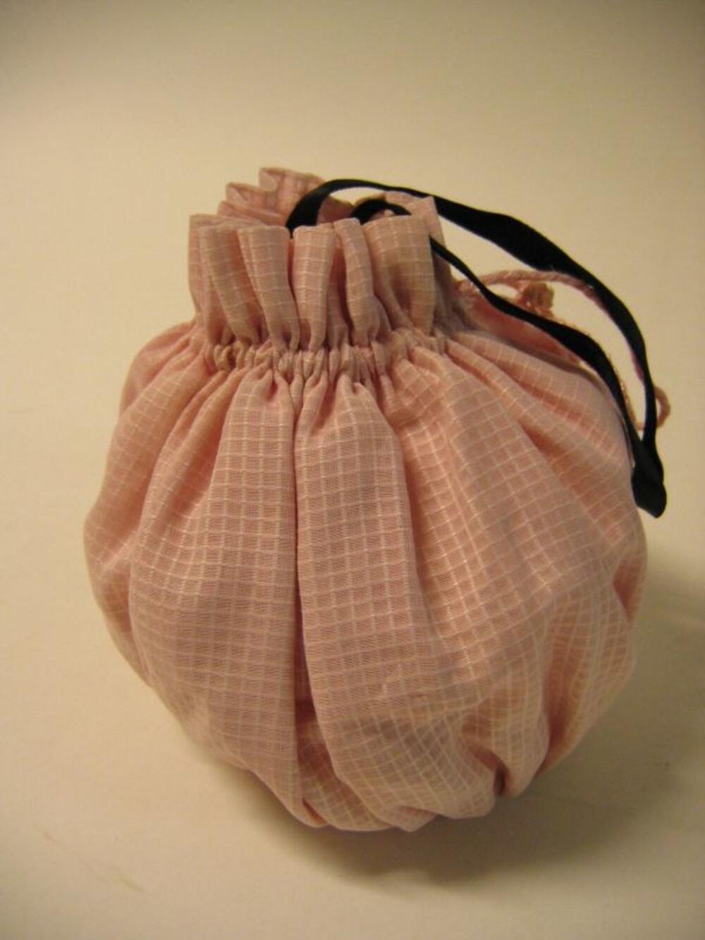 Reticule in geruite katoen