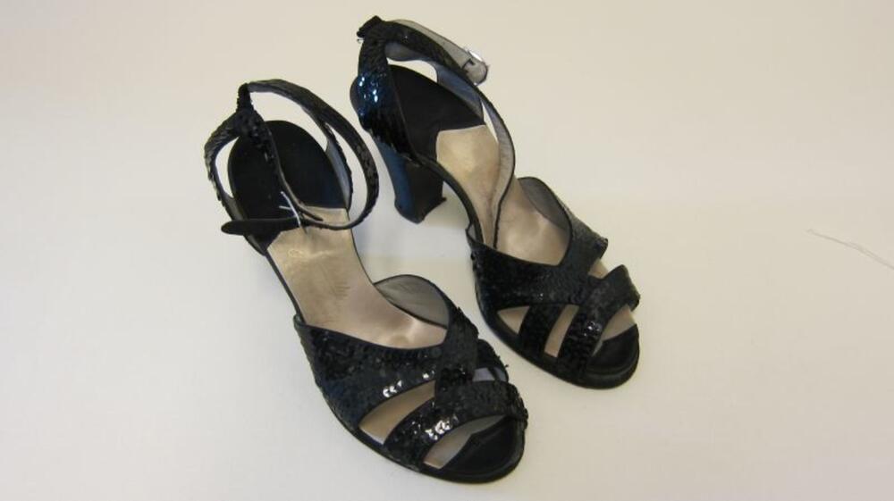 Sandalen in zwarte satijn en pailletten