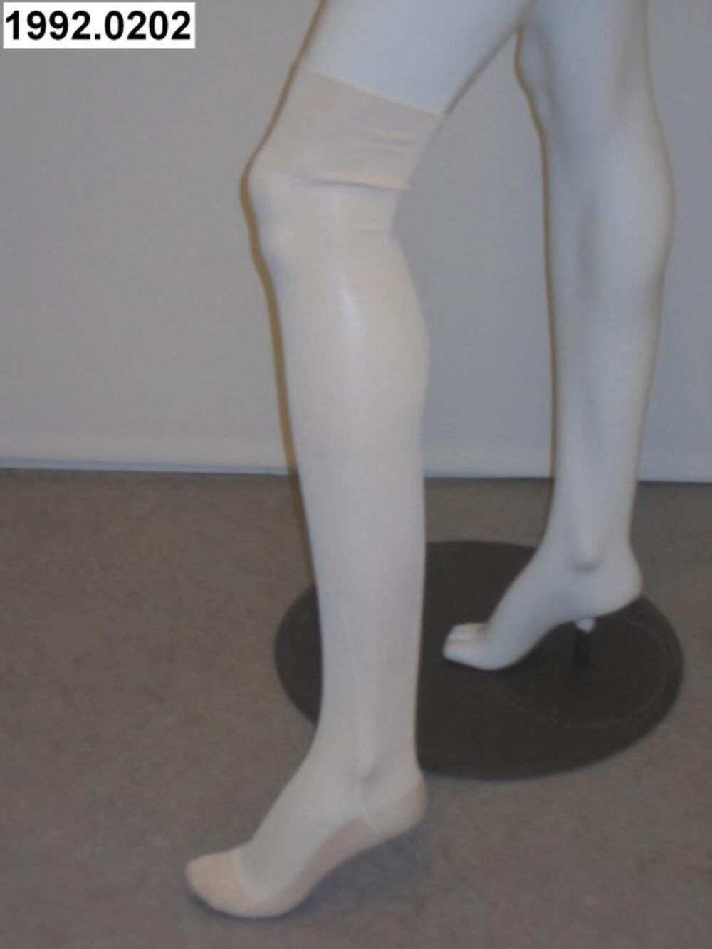 Kousen in witte zijde