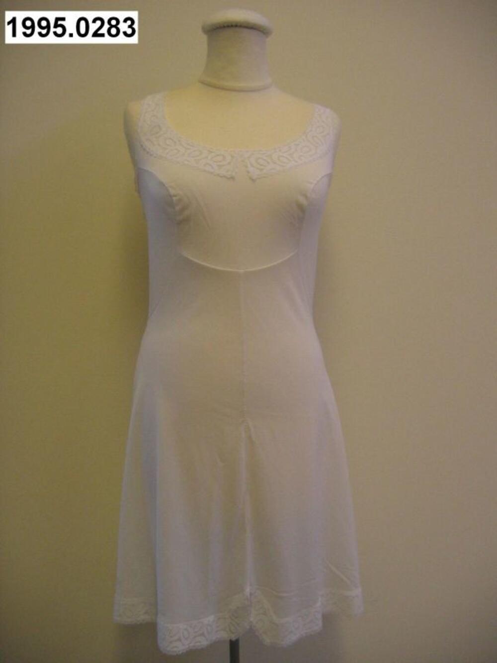 Onderjurk in witte nylon