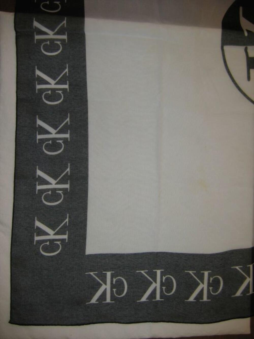 Sjaal in zwarte en witte polyester