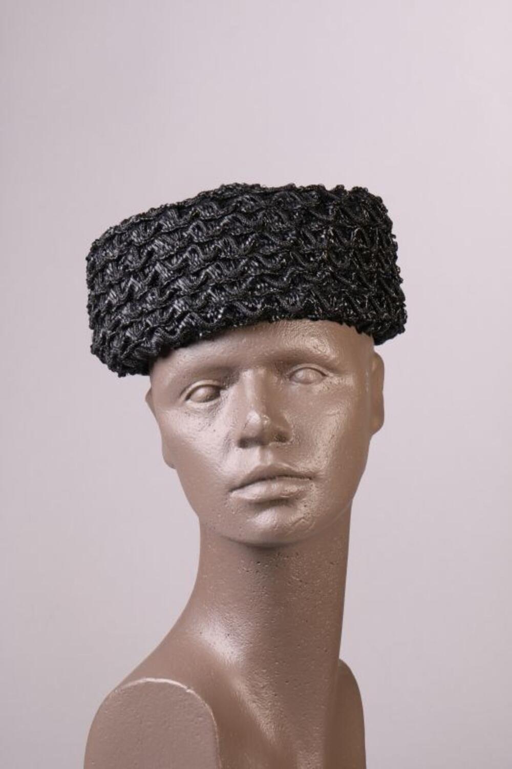 Toque in zwarte nylon