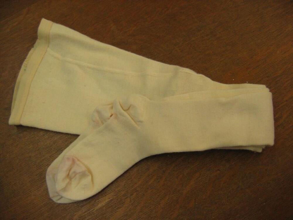Maillot in ecrukleurig, fijn breiwerk