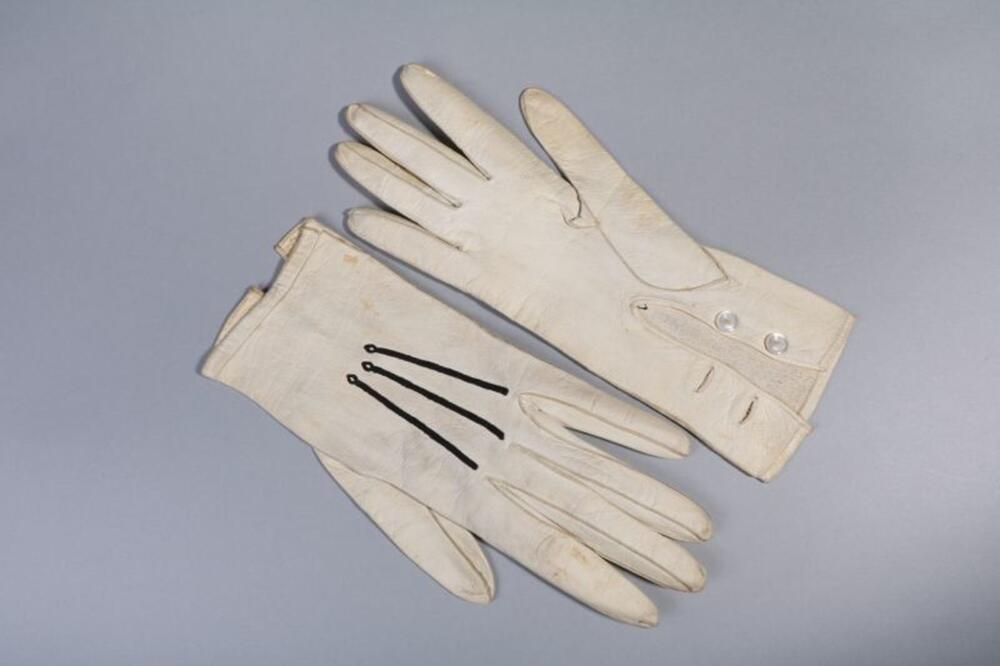 Handschoenen in wit geitenleer